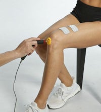 【酒井医療】 ハイボルテージ電気刺激治療器 フィジオアクティブHV（イメージ・足）